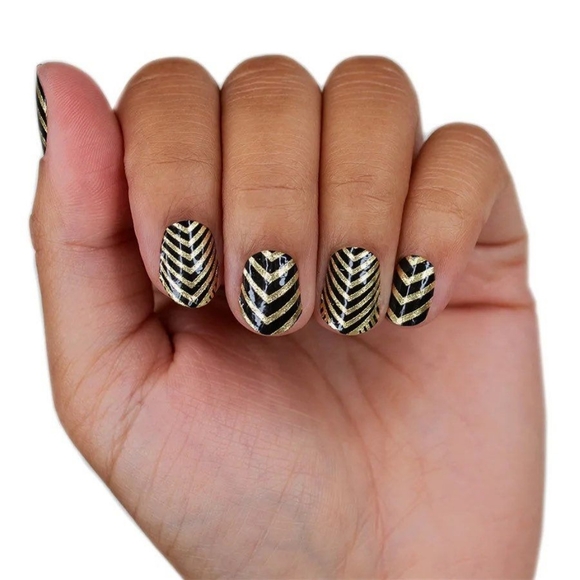 Color Street - Picture 3 of 3